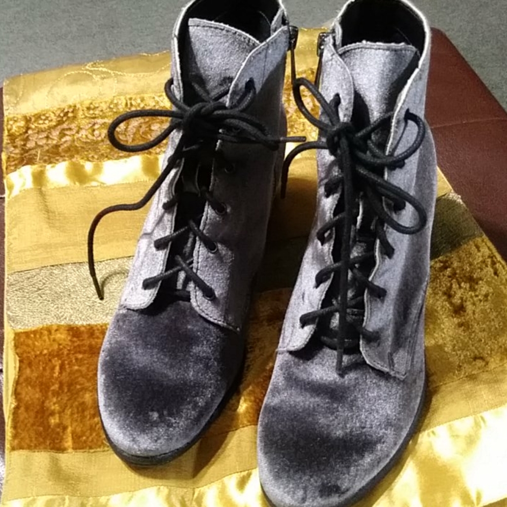 Velvet boots